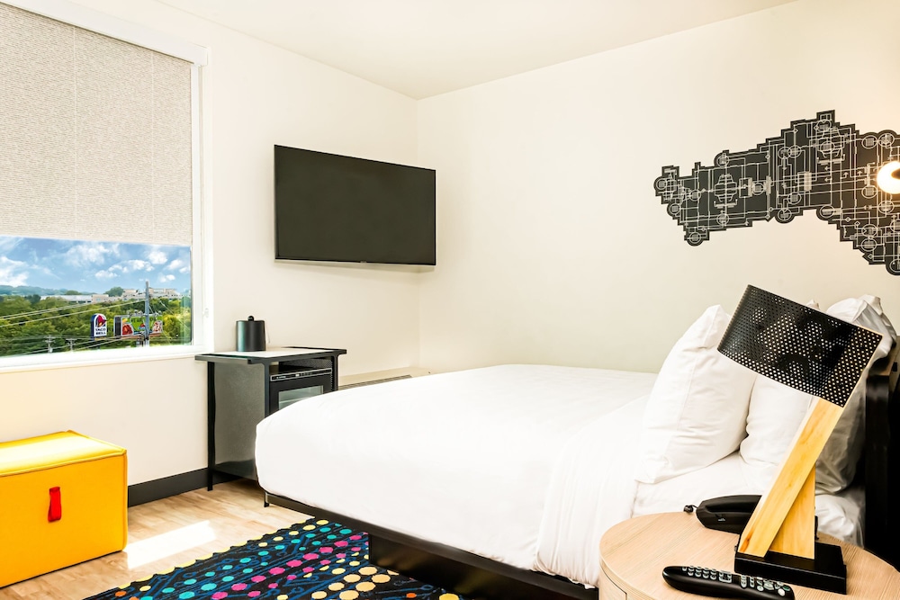 Loft, King Bed