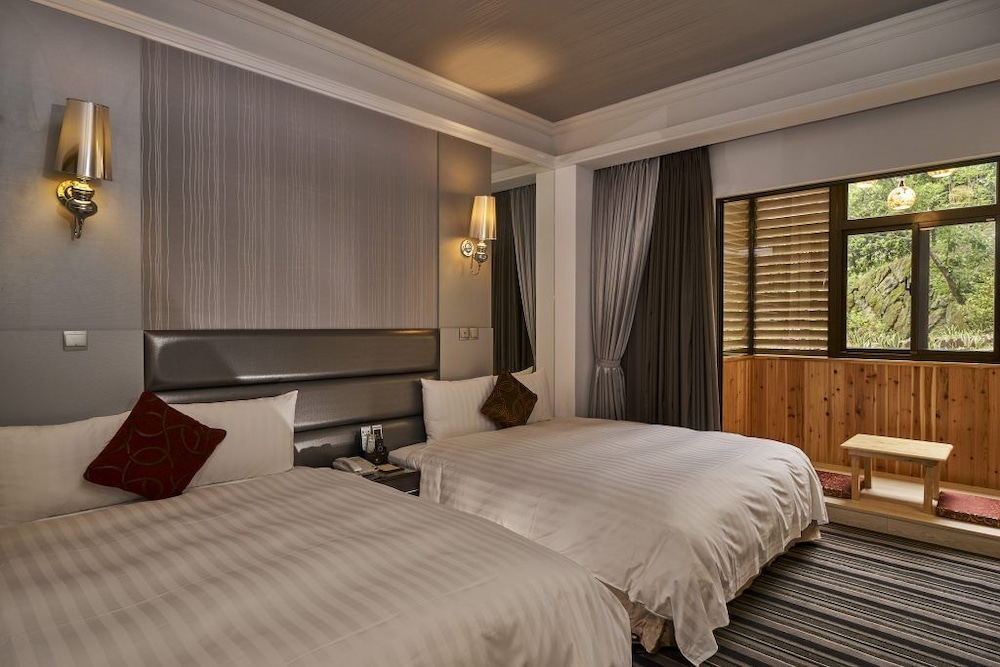 Yundeng Landscape Hotel 24/62