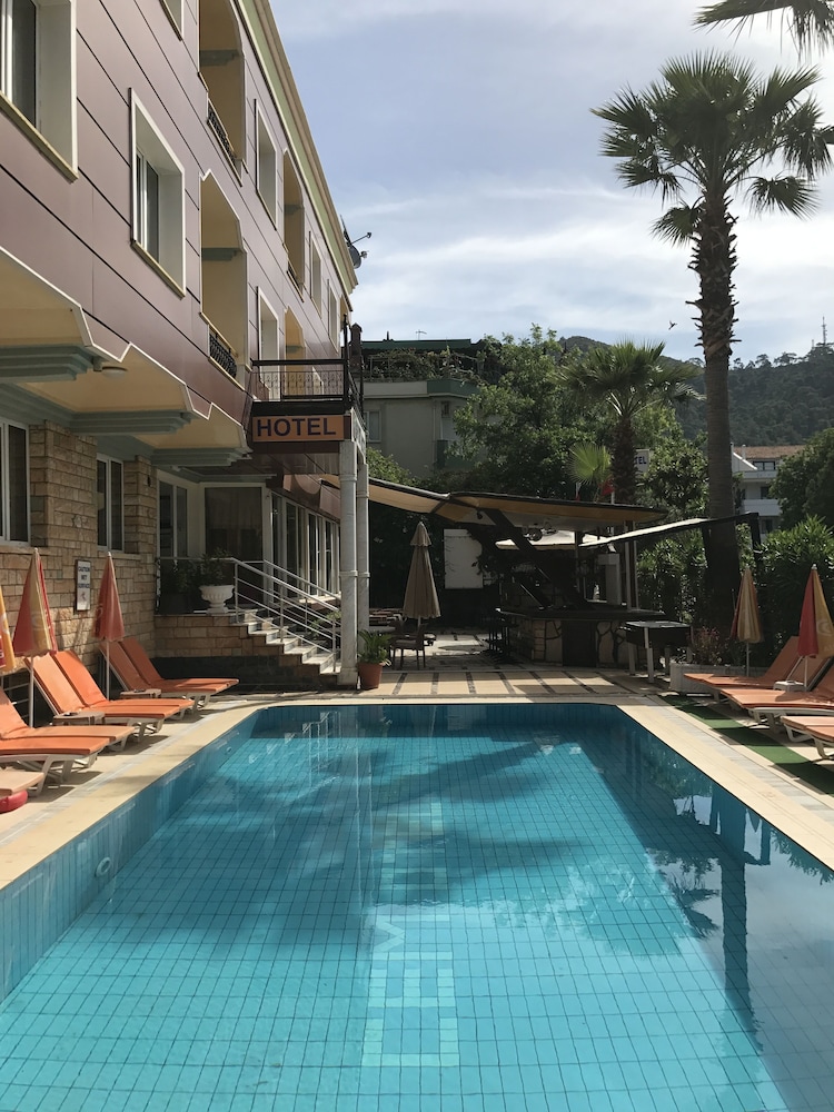 Yacht Marina Apart Hotel 25/29