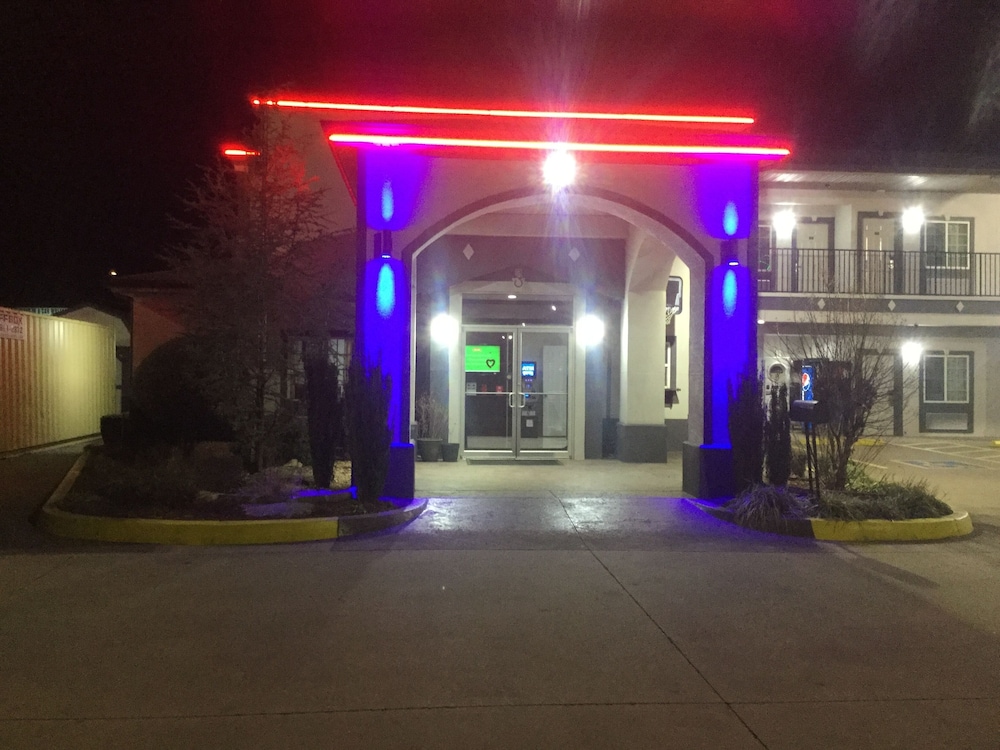 Muskogee Inn And Suites 1/30