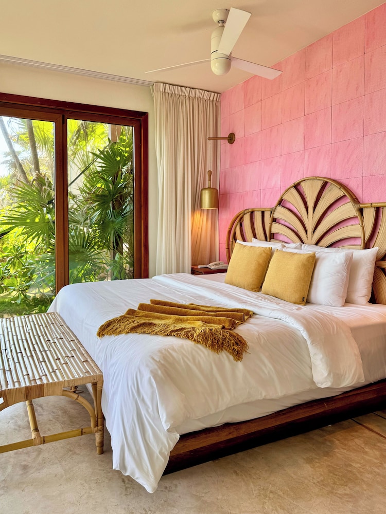 Room, King Bed, Sea Front, Plunge Pool