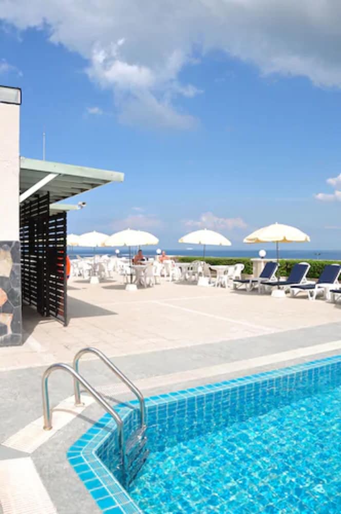 Flipper Lodge Hotel Pattaya 42/48