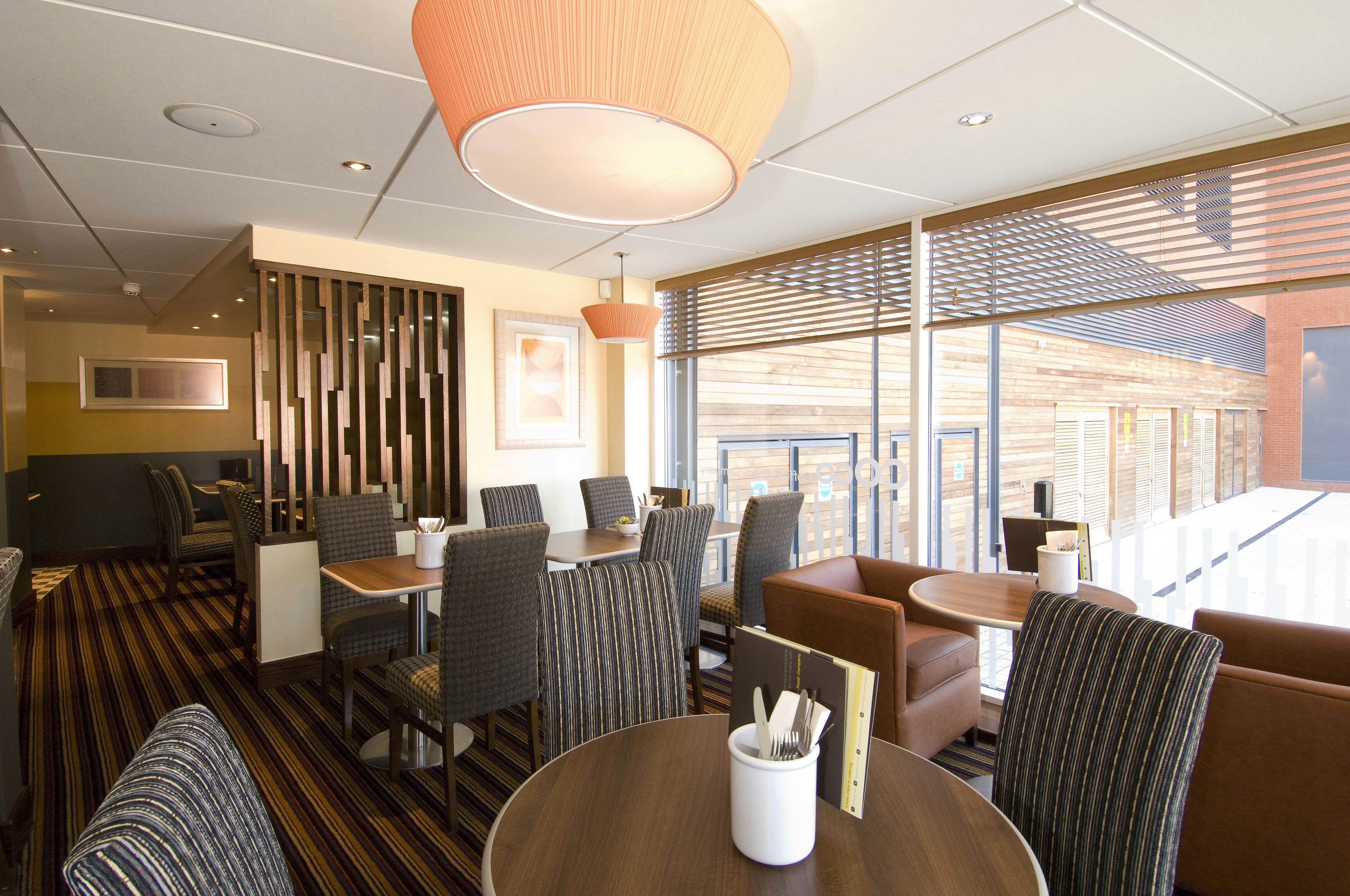 Premier Inn Coventry City Centre (Belgrade Plaza) 32/35