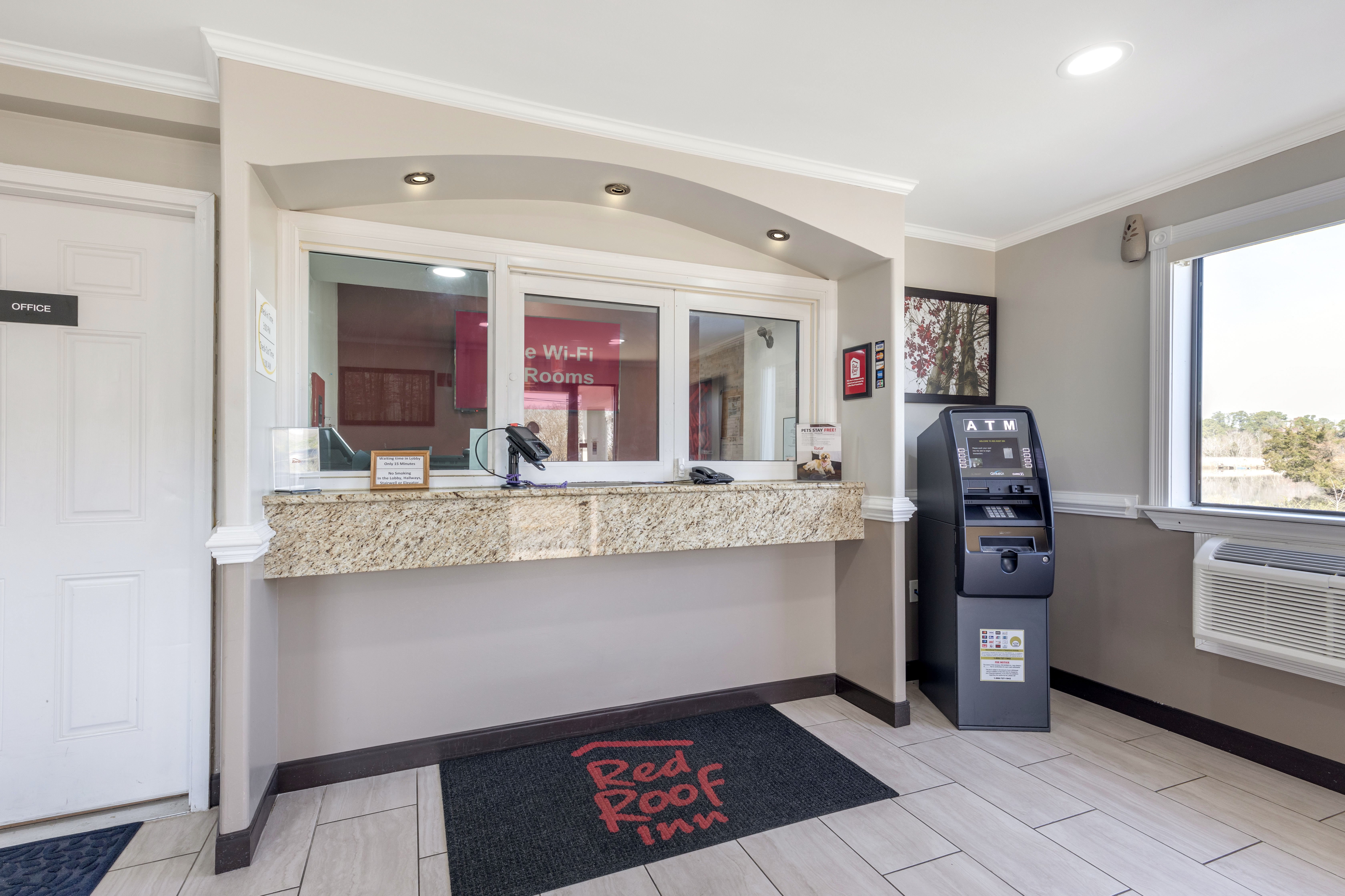 Red Roof Inn Suffolk 2/21