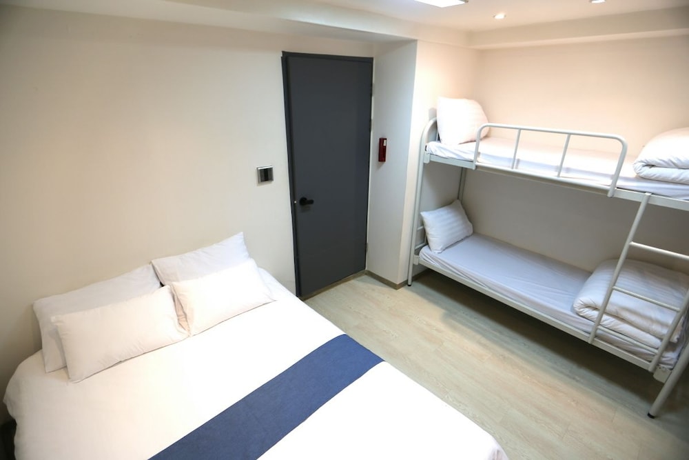 Must Stay (ex. Seoul Backpackers) 20/47