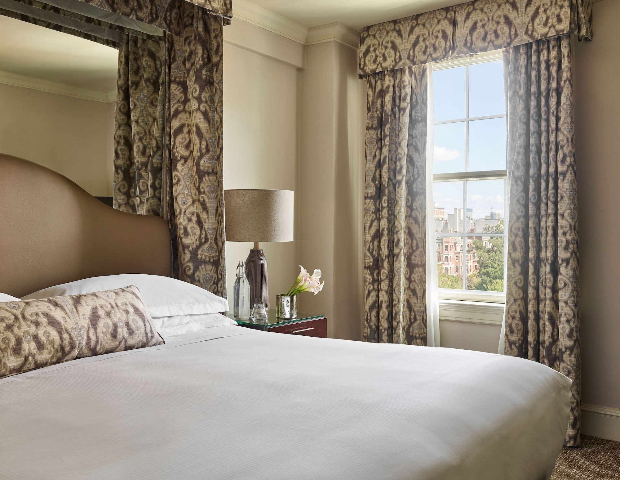 1 BEDROOM, SUITE, KING OR QUEEN BED