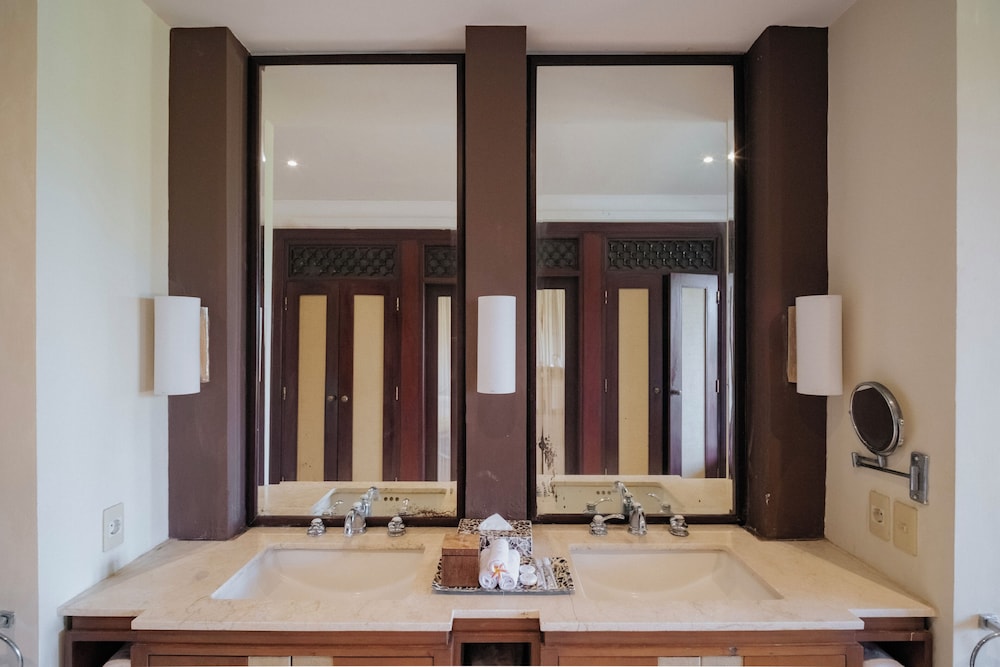 Anhera Suite and Spa 47/48