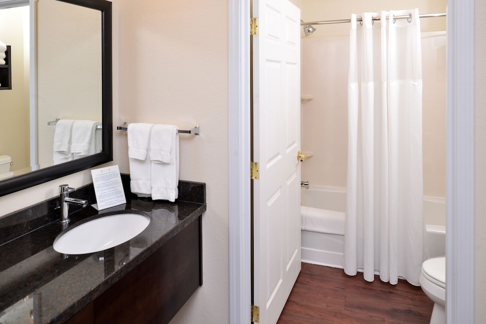 STUDIO, SUITE, KITCHEN