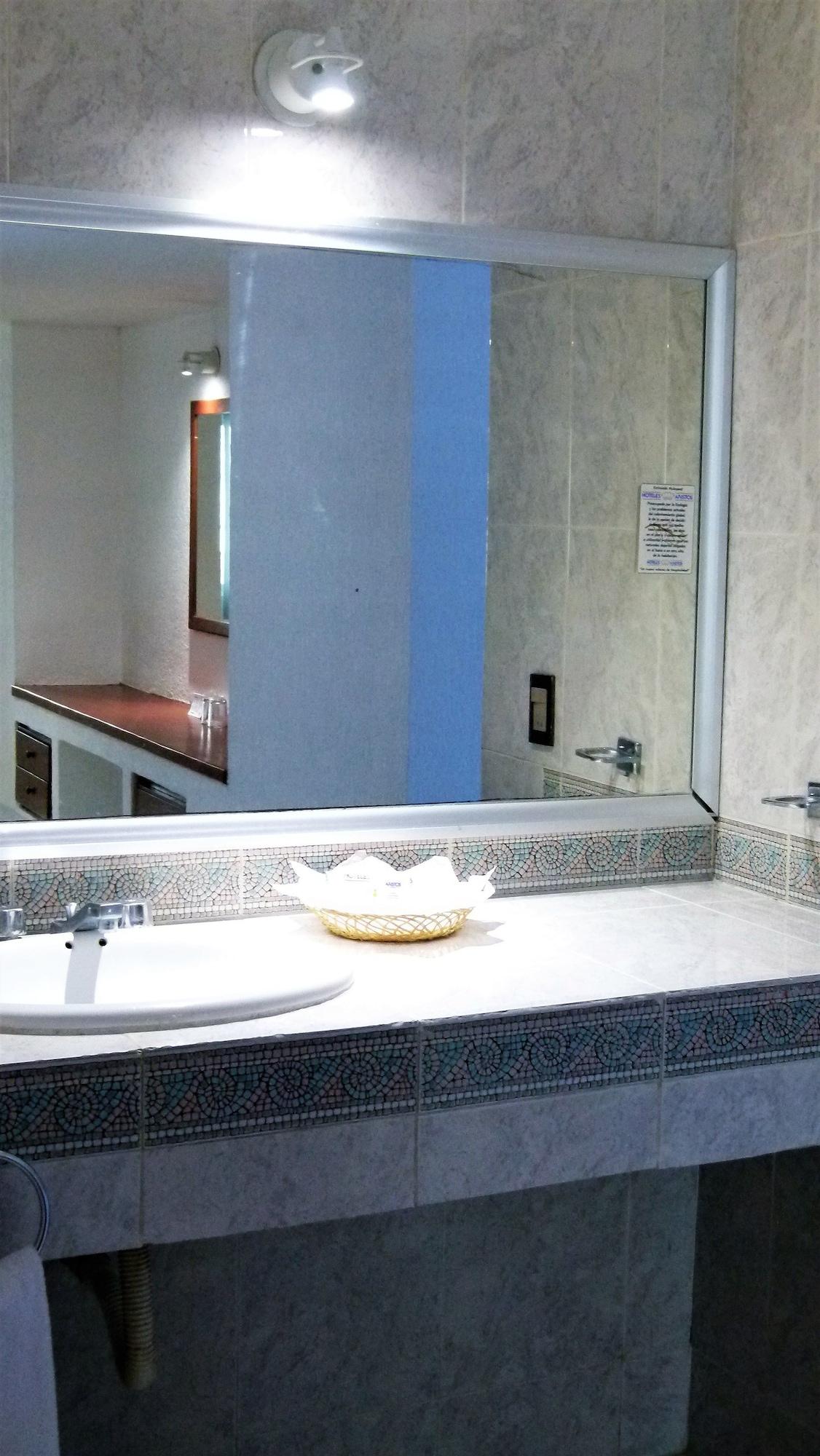 غرفة قياسية بإطلالة على البحر، Hotel Aristos Acapulco 6/6