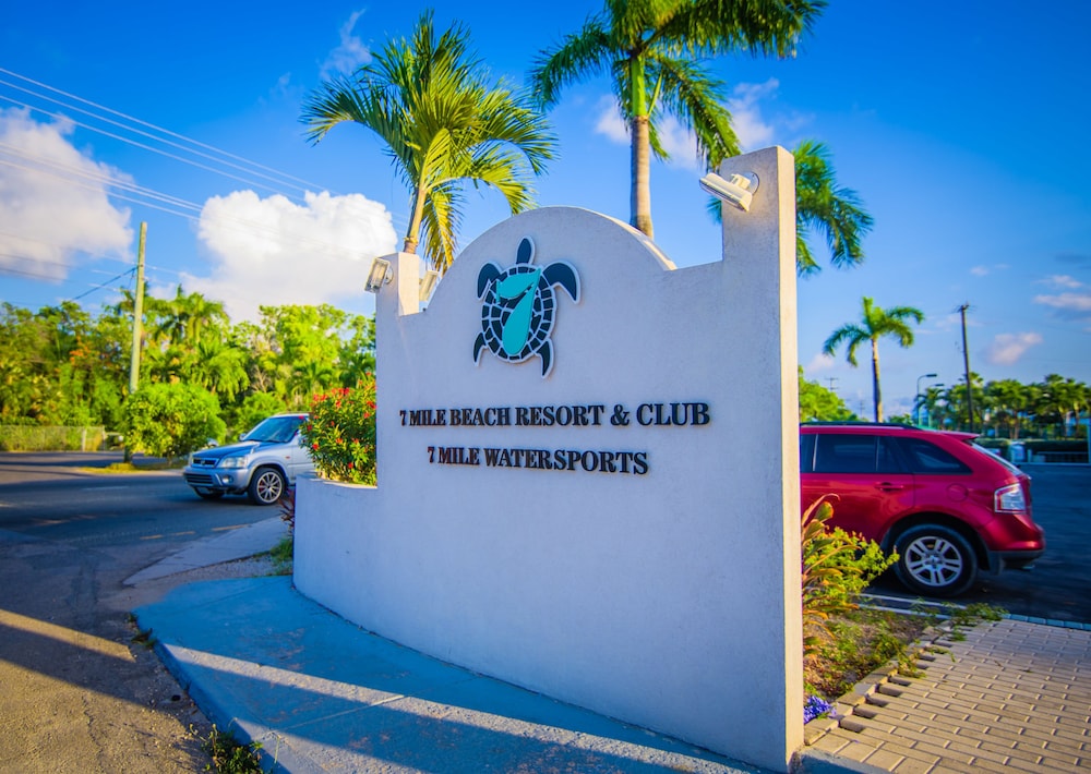 Seven Mile Beach Resort And Club 3/65