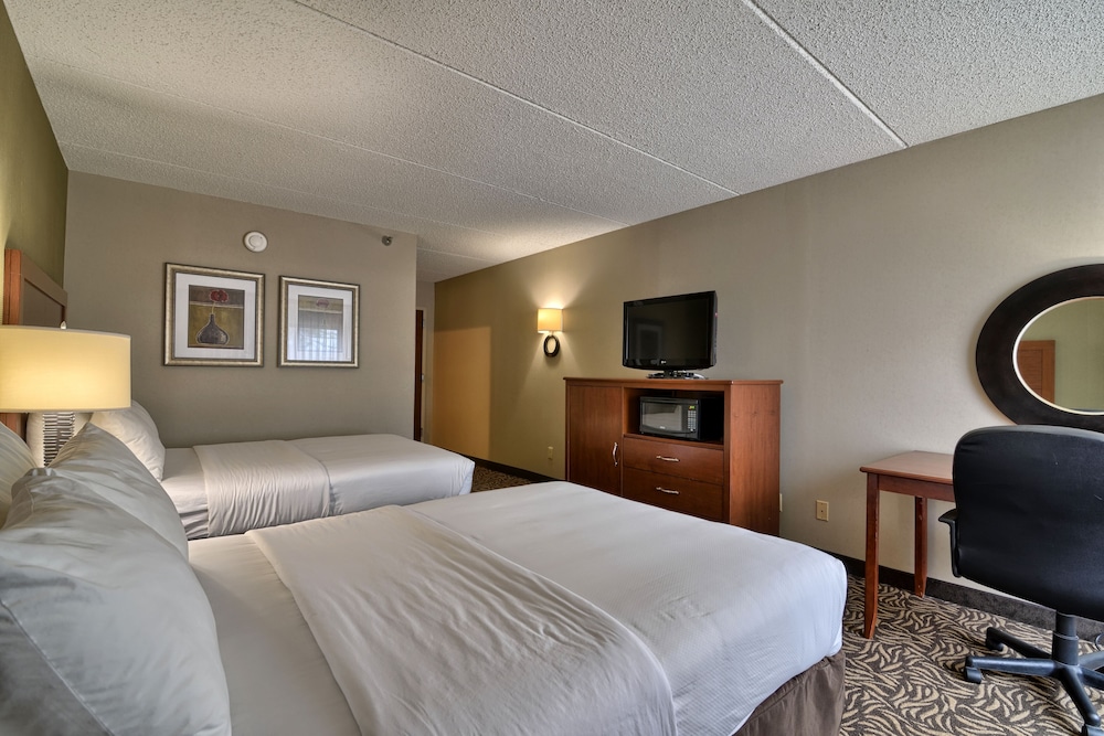 Clarion Inn & Suites Cortland - University Area 2/30