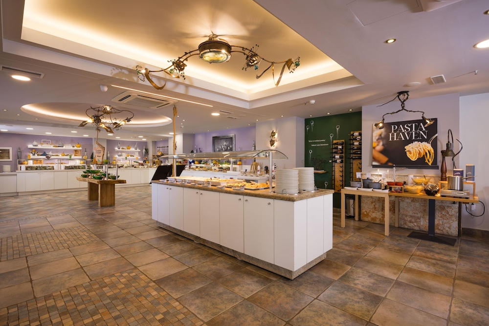 Alianthos Estate Resort 12/79