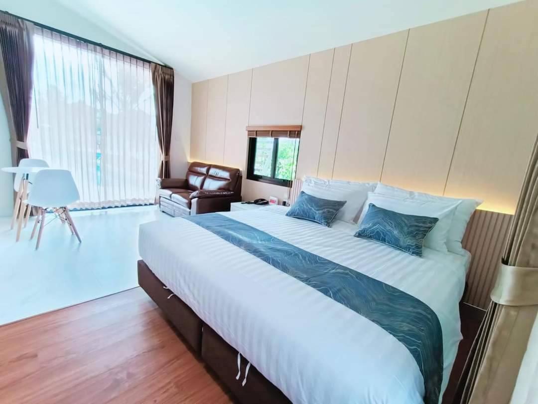 2 Bedrooms, Suite, Villa