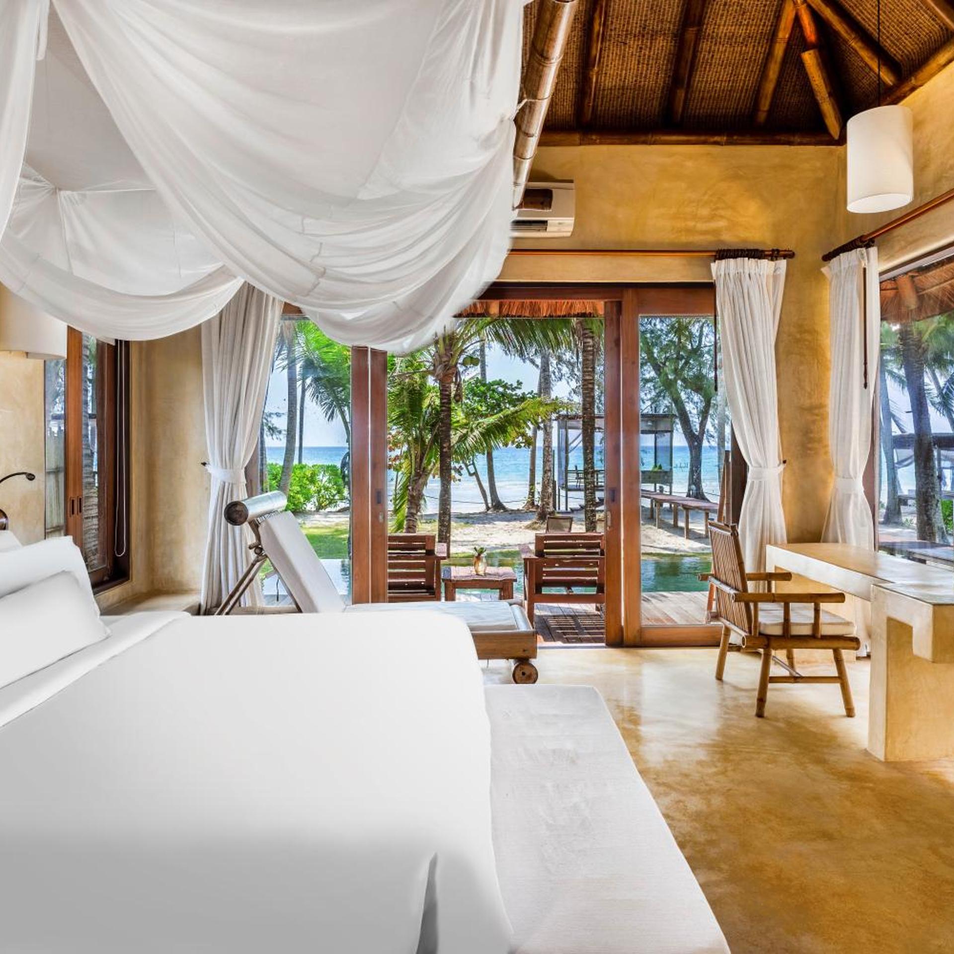 Beach front Suite Pool Villa