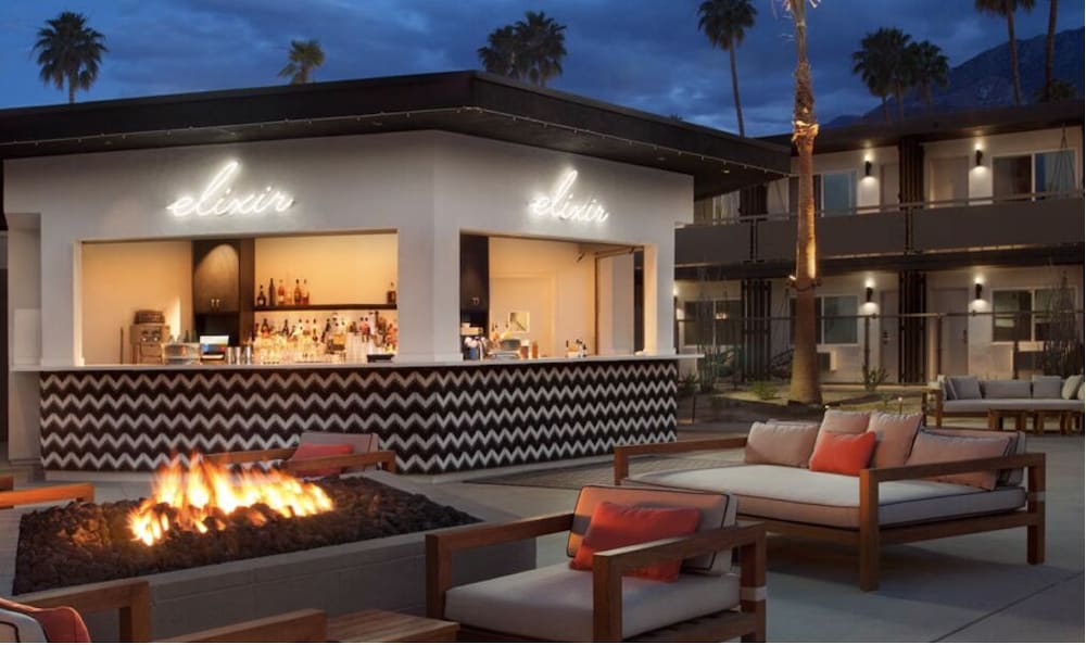 V Capri Palm Springs, a Dolce by Wyndham 5/50