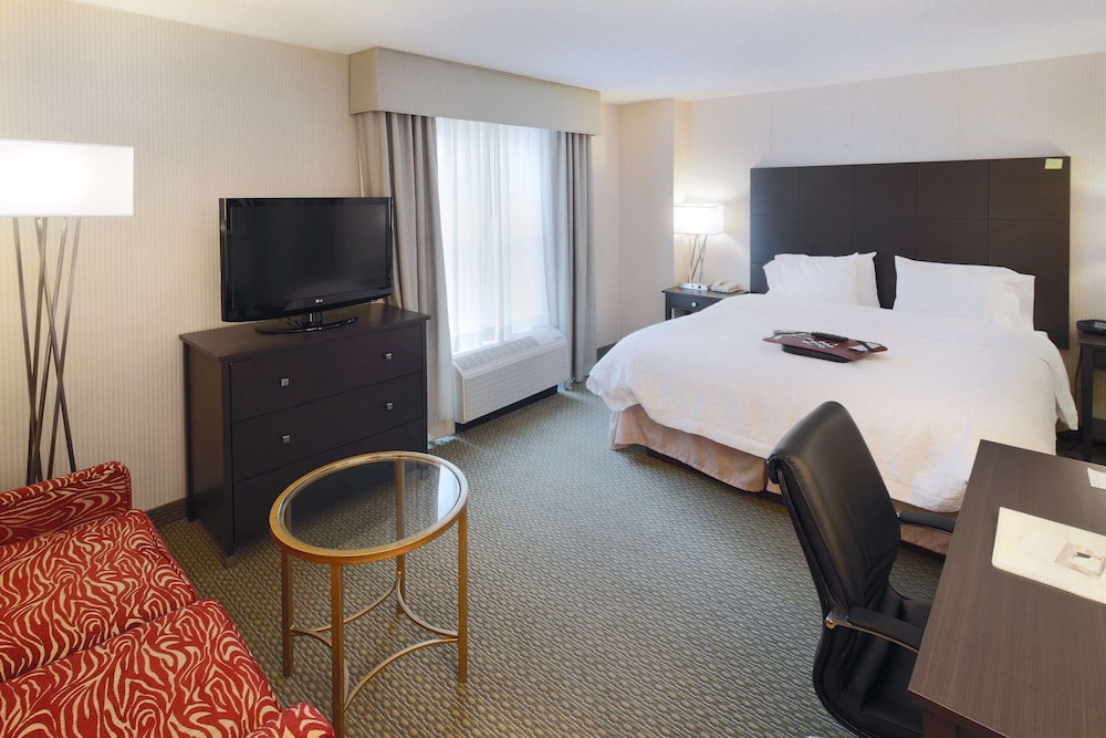 Hampton Inn & Suites Arlington Crystal City DCA 23/64