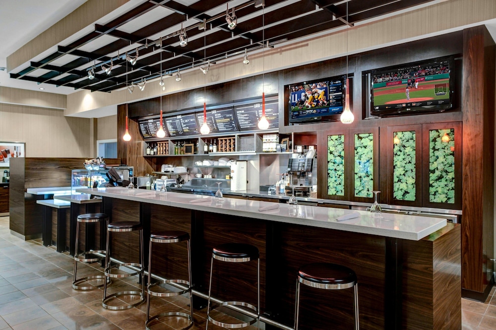 Courtyard By Marriott St Cloud Le St Germain Suite Hotel 23/28