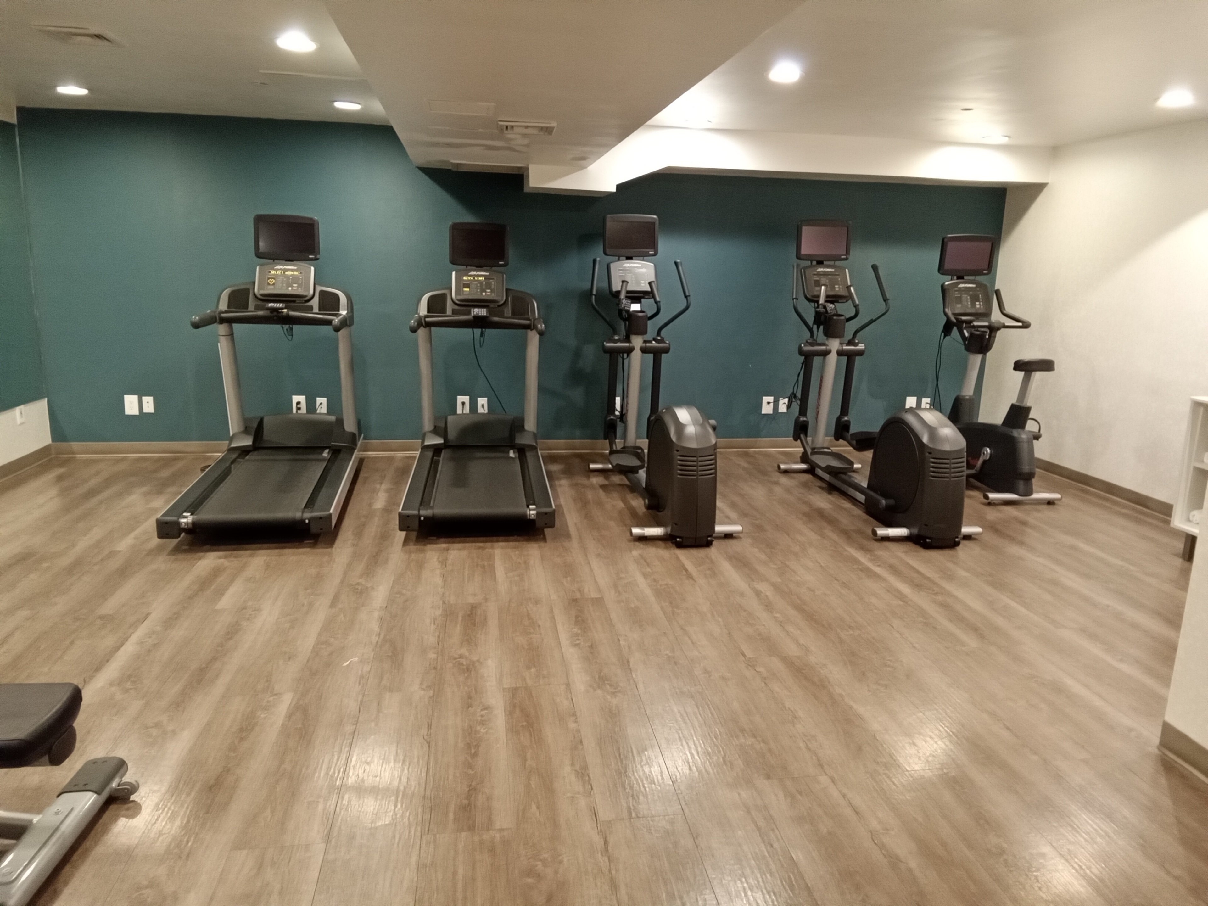 Holiday Inn Express Queens - Maspeth 33/65