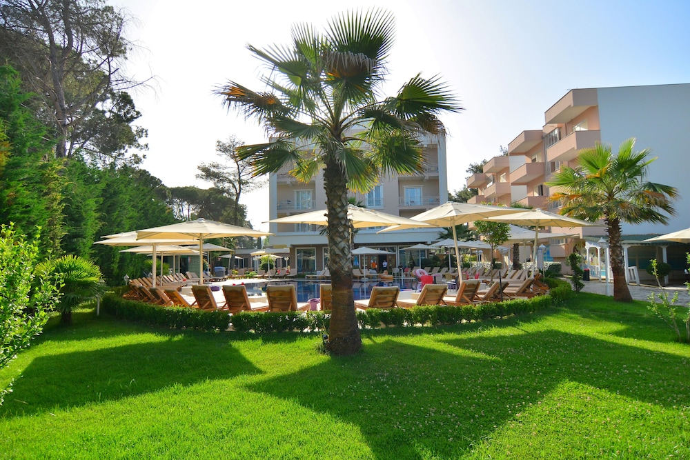 Sandy Beach Resort 69/74