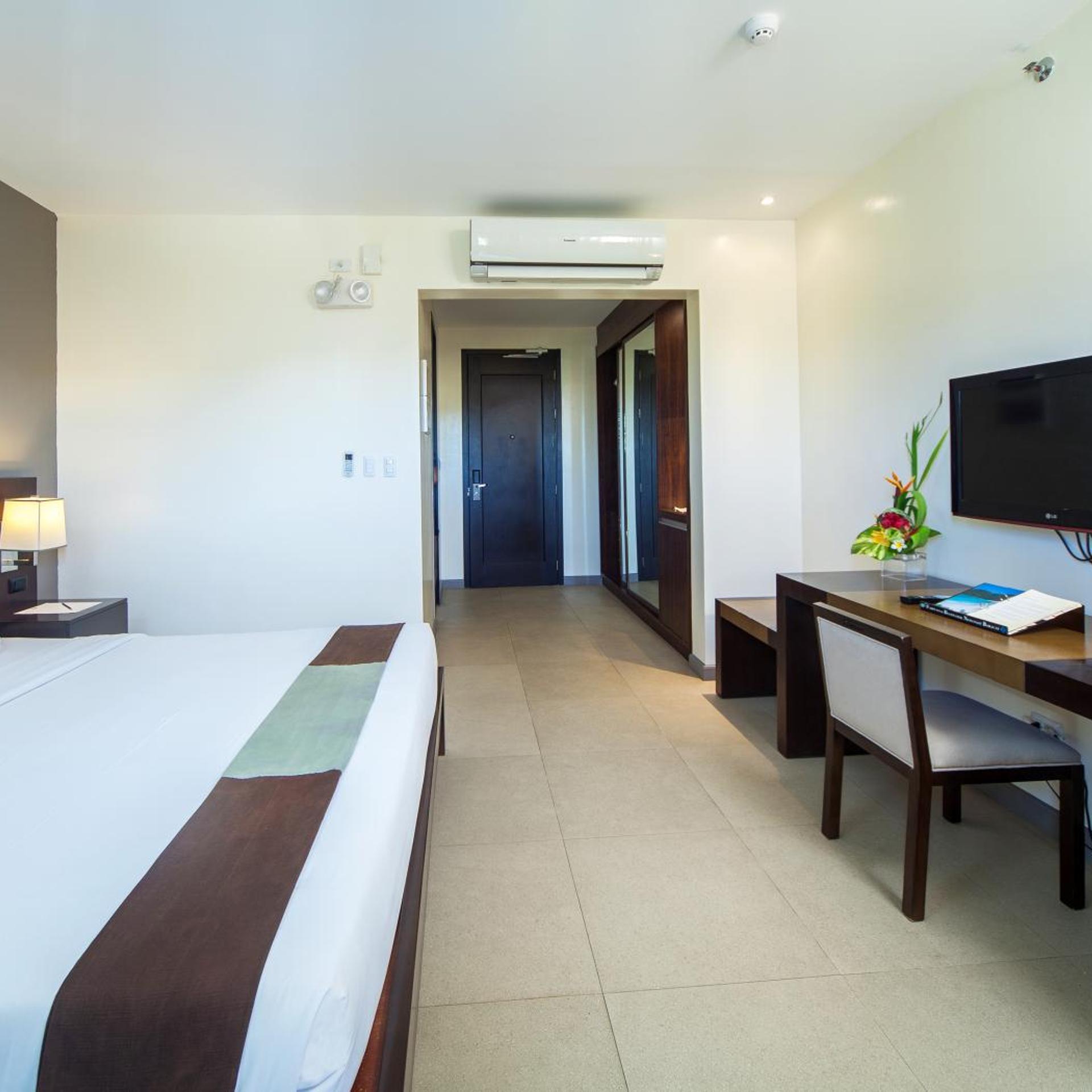 غرفة بريميير بإطلالة على المسبح، Fairways And Bluewater Newcoast Boracay 10/10