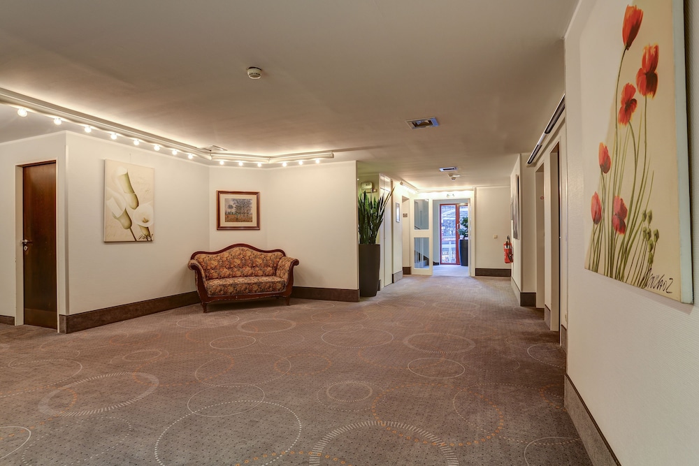 Kommerzhotel Koln 6/49