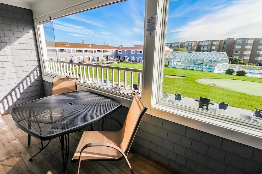 Edgewater Beach Resort, a VRI resort 28/29