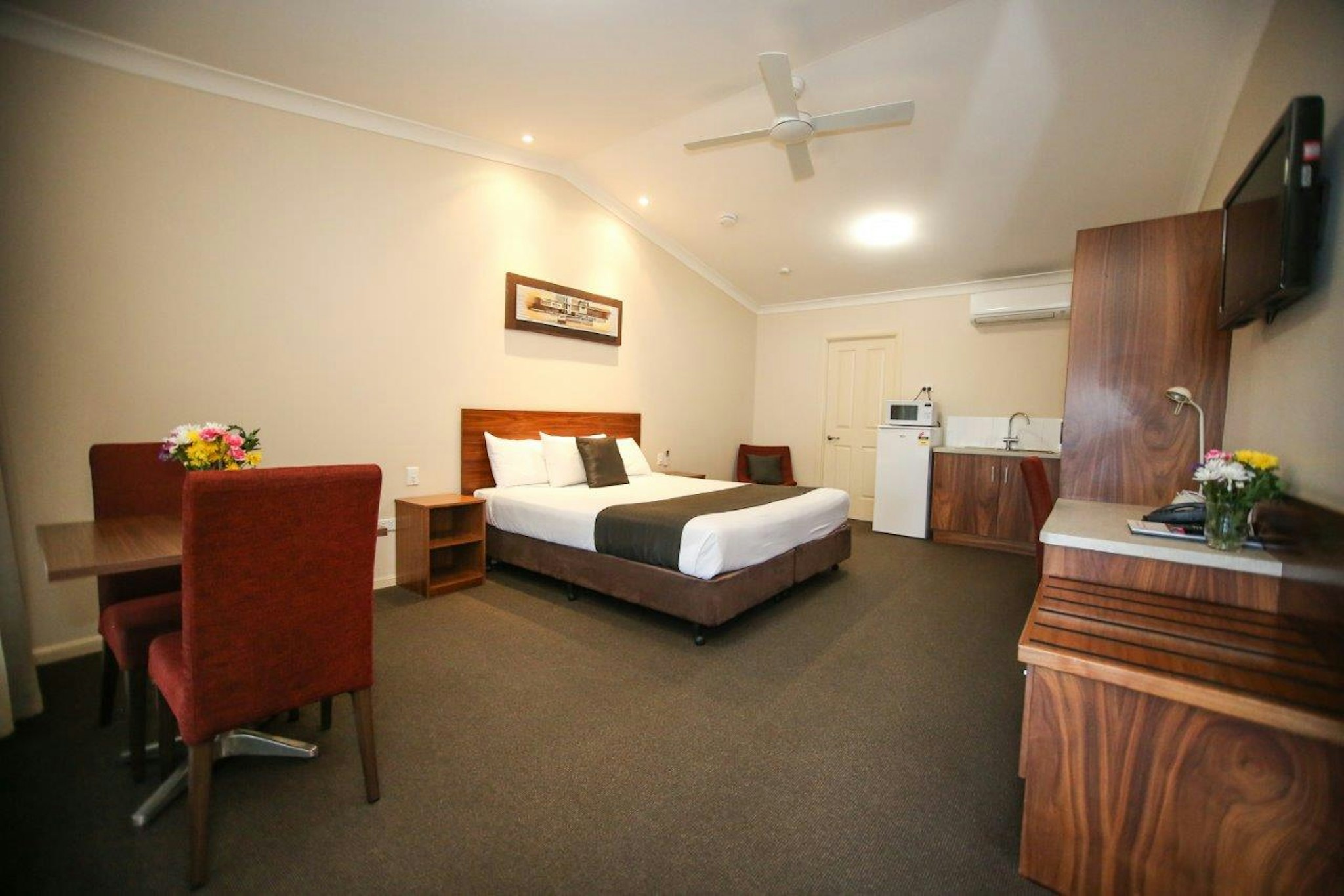 Roma Explorers Inn 6/36