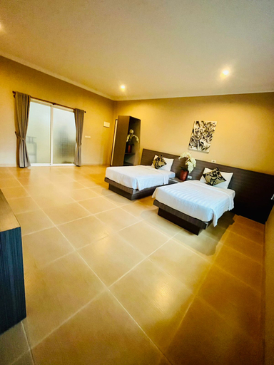 Budget, Shared Shared Bathroom
