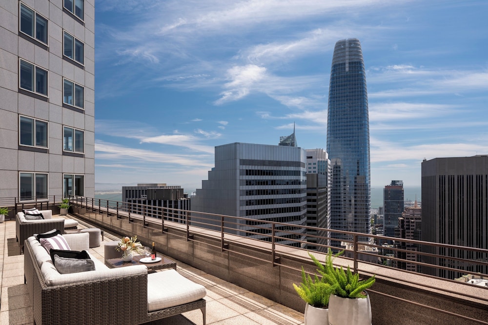 Four Seasons Hotel San Francisco at Embarcadero 43/50