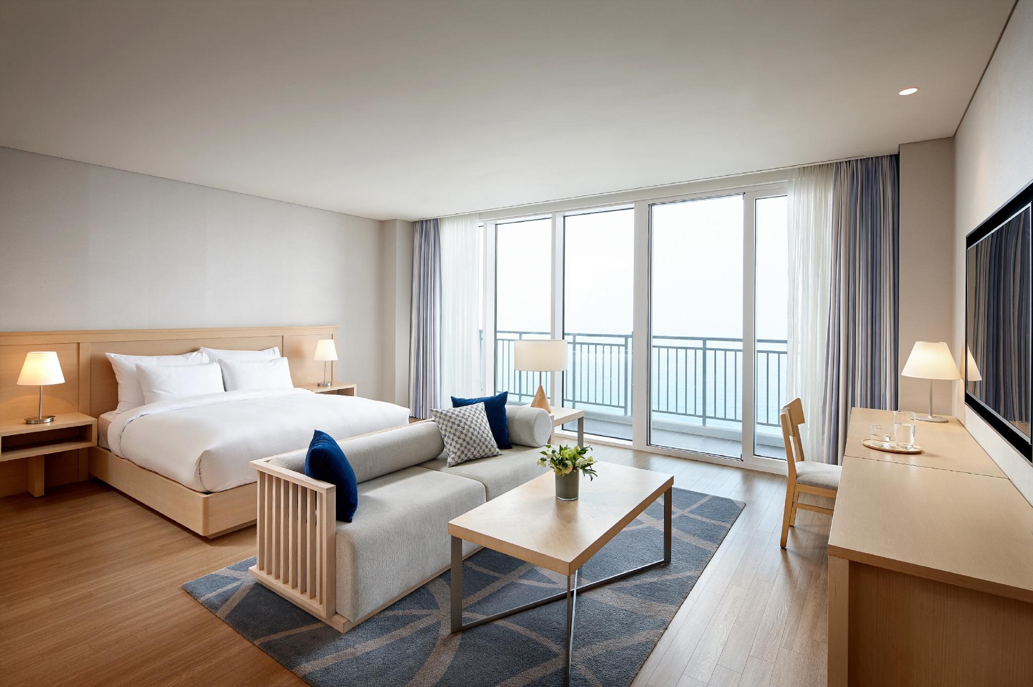 Grand, Deluxe, Double Bed