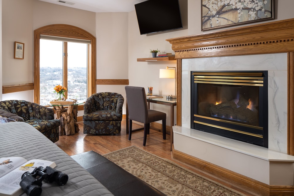 Hermann Hill Vineyard & Inn 41/51