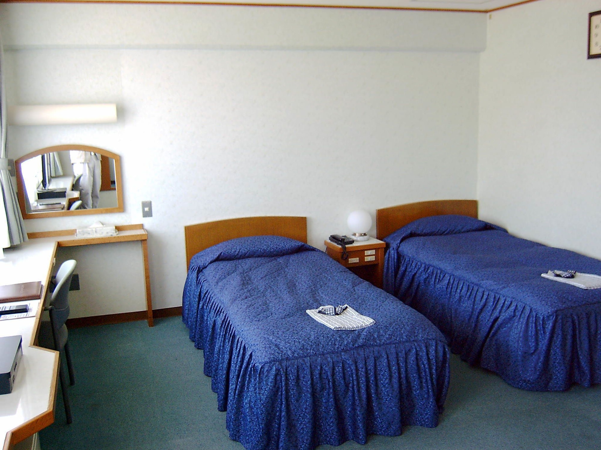 BASIC, TWIN BEDS