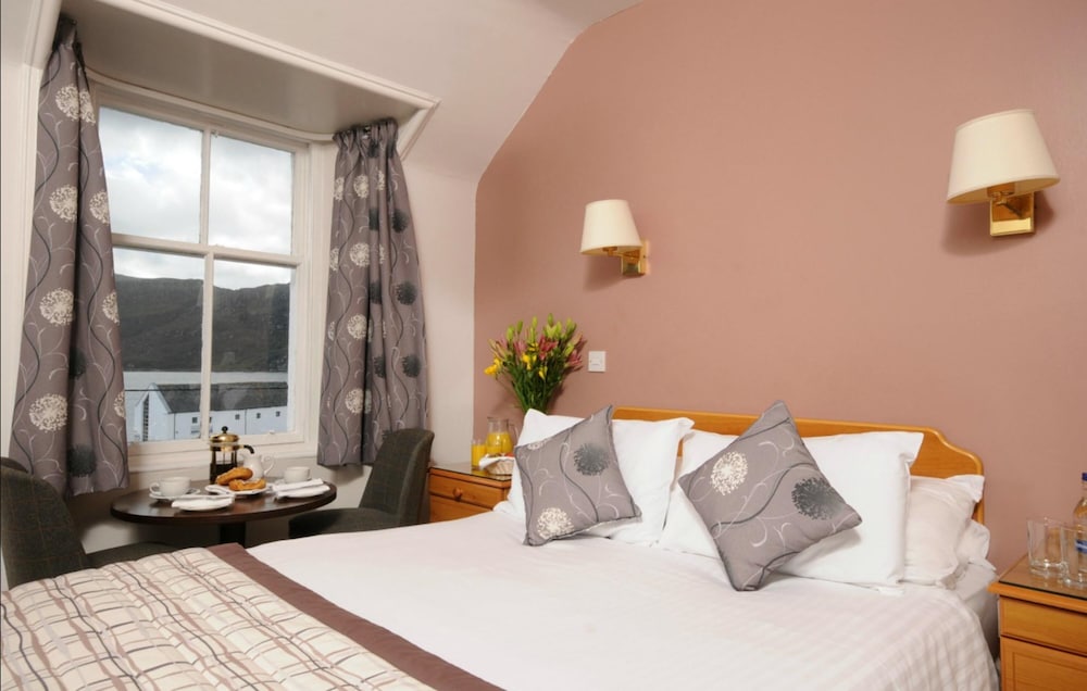 Caledonian Hotel Ullapool 17/62