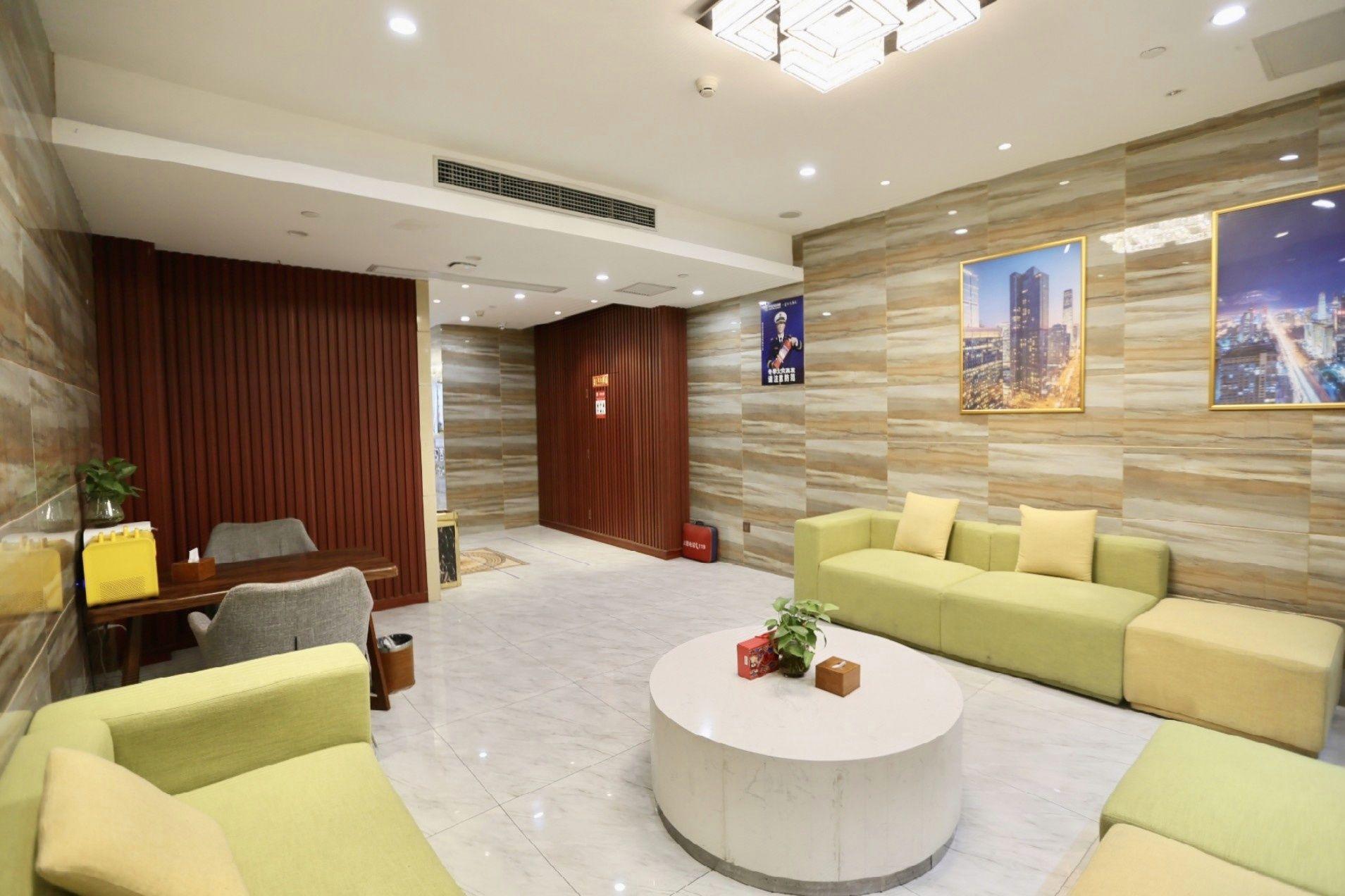 Chonpines Hotel (Beijing Caoqiao Metro Station) 40/51