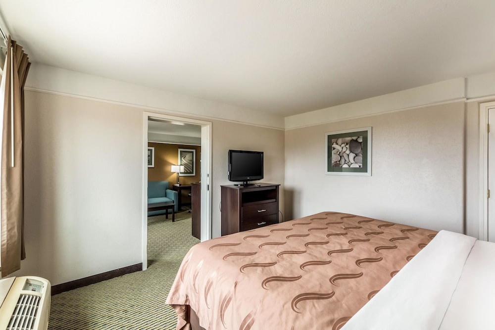 Quality Inn & Suites Seaworld North 13/42