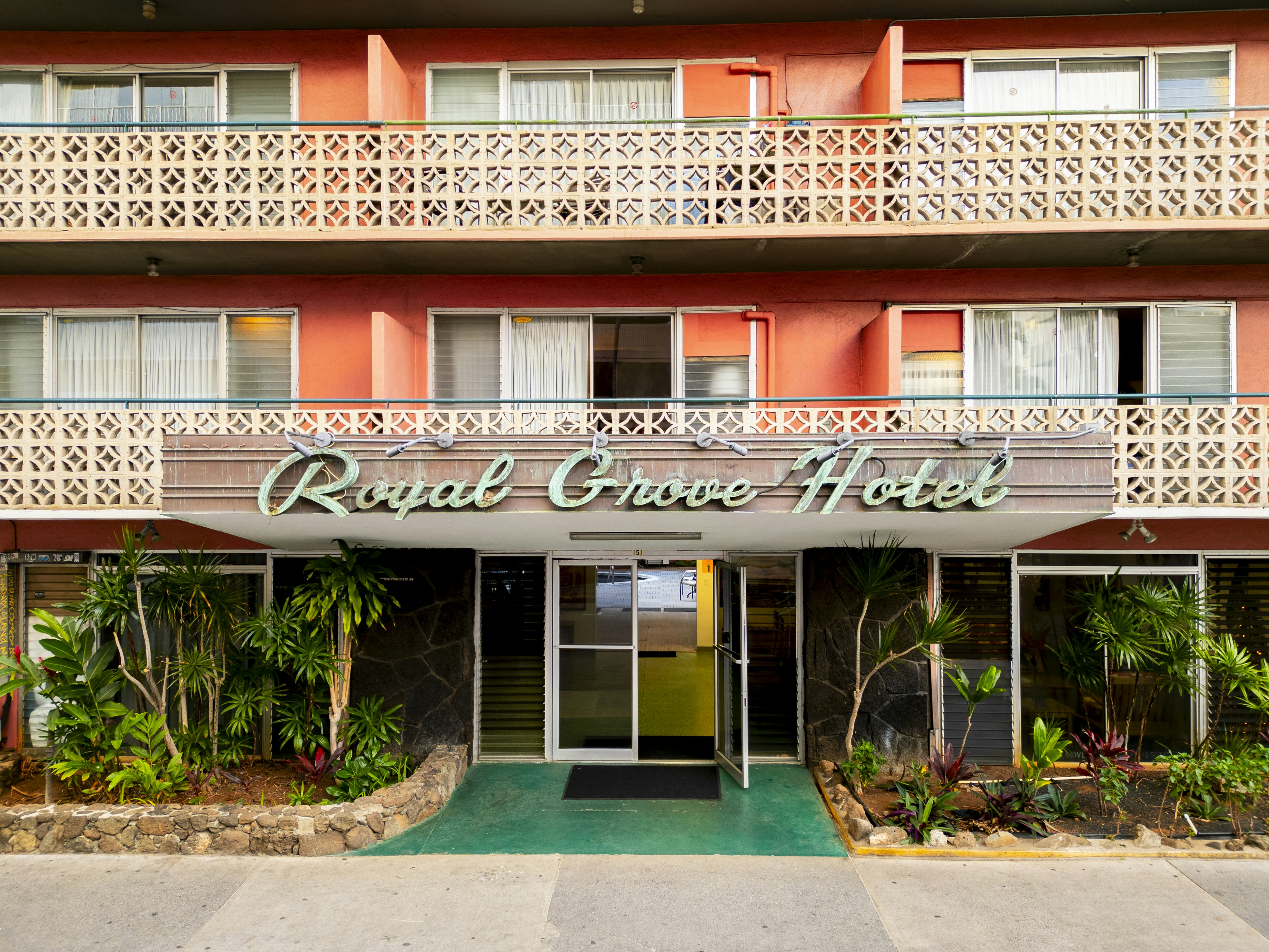 Royal Grove Waikiki 5/52