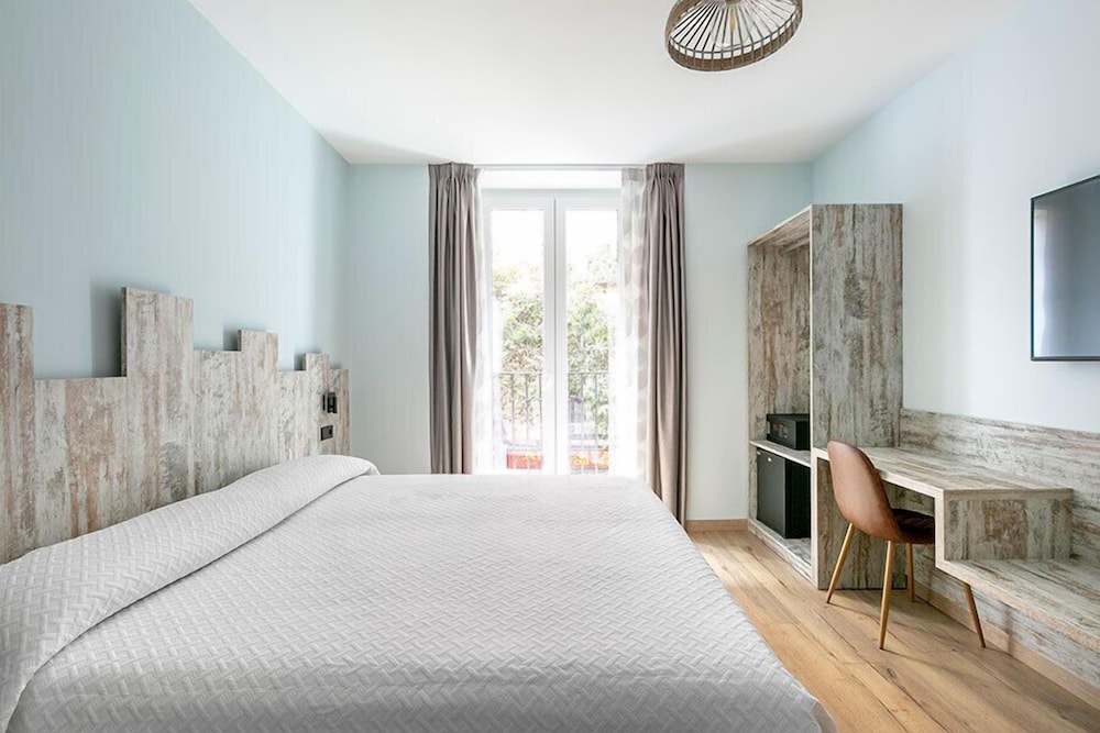 Hostal Anton Martin 14/61