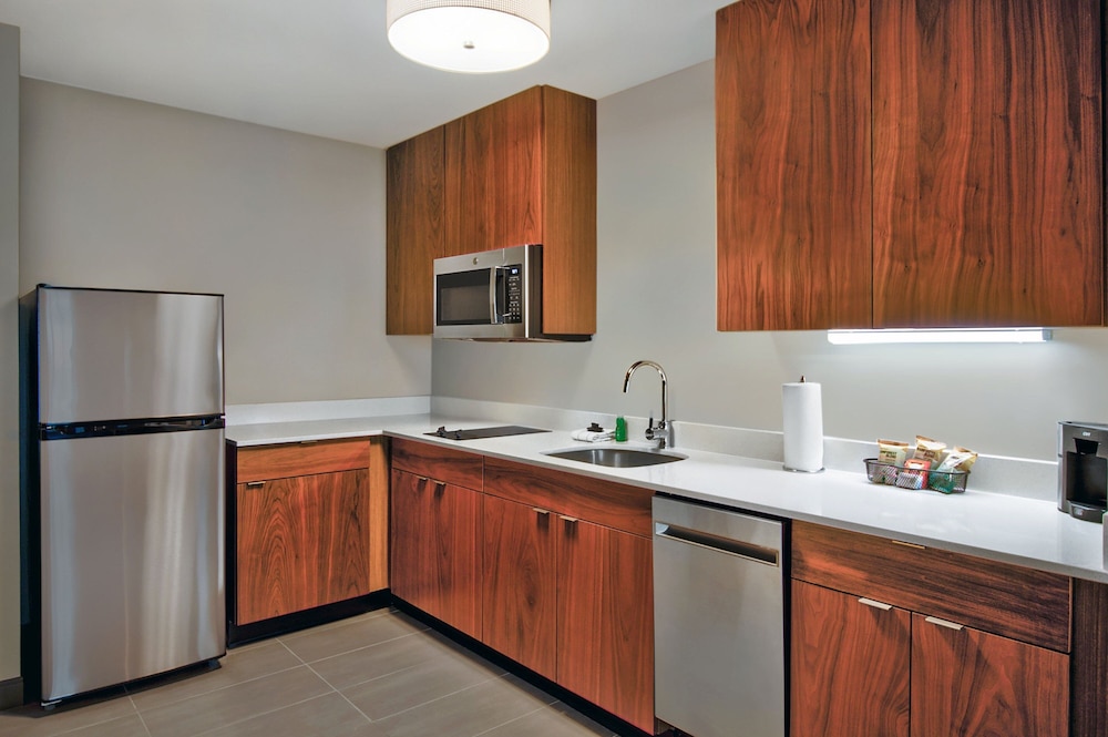 Residence Inn by Marriott Orlando at Flamingo Crossings Town Center 42/45