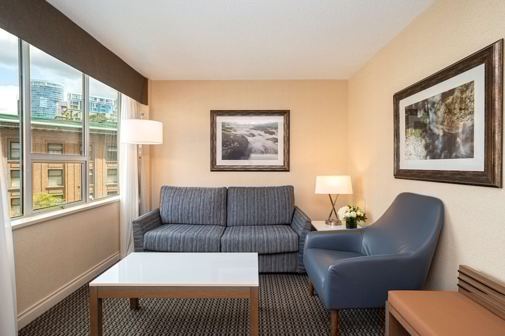 Best Western Premier Chateau Granville Hotel and Suites and Conf. Centre 44/61