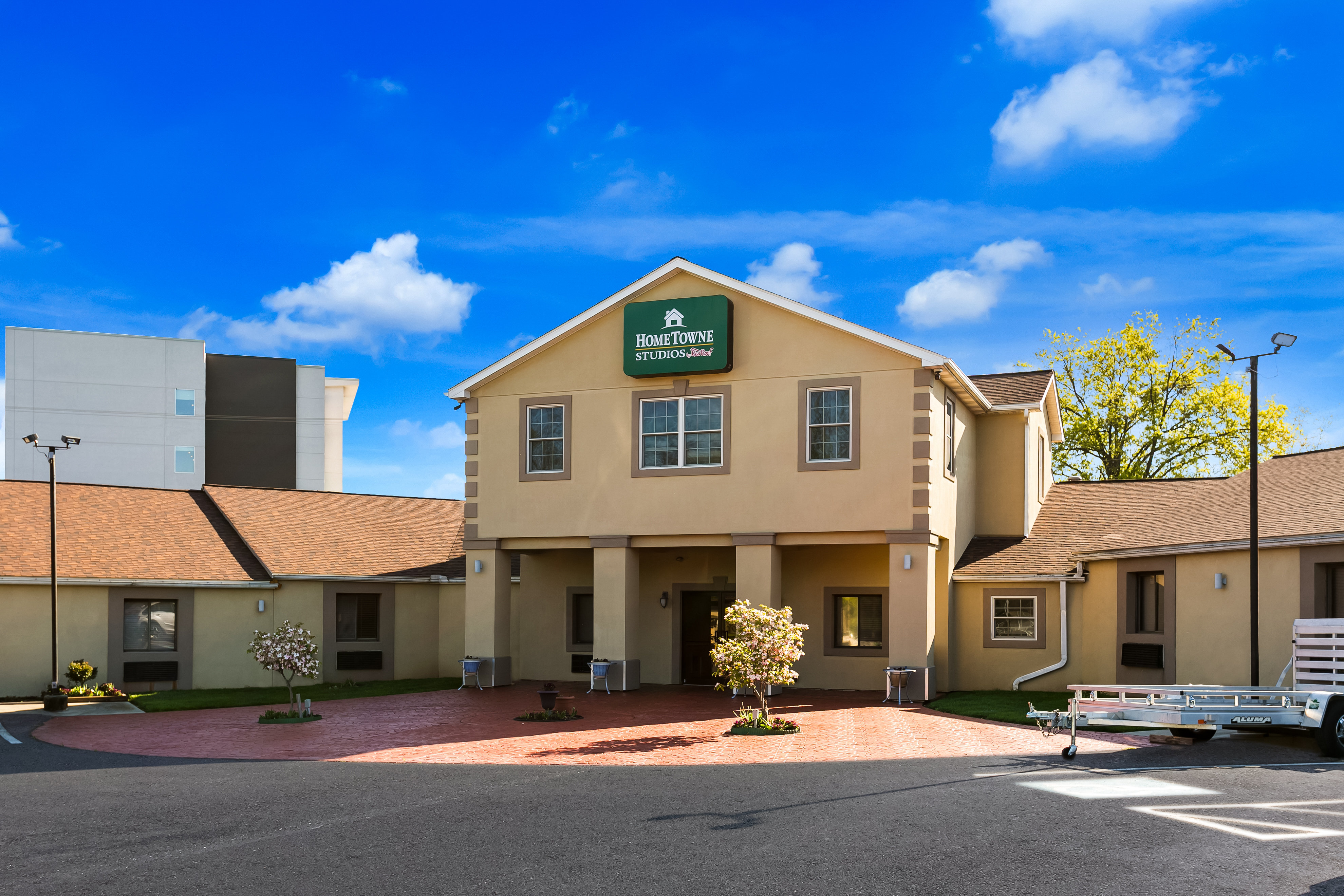 Econo Lodge Inn Suites 33/35