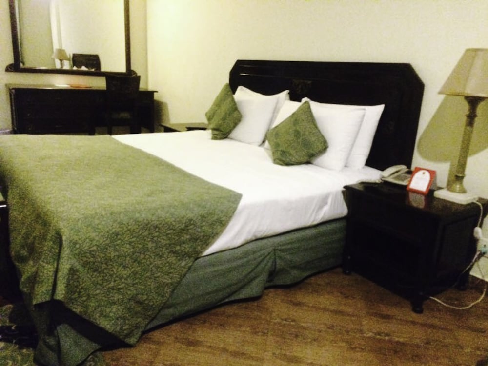 Grand Regency Hotel 19/50