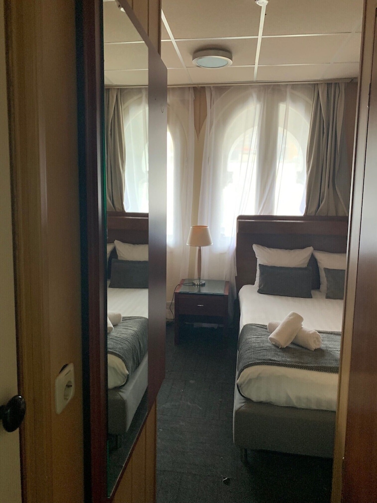 Di-Ann Hotel 31/67
