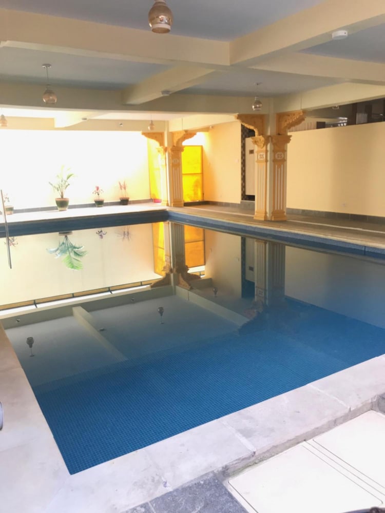 Hotel Lotus Gems 25/37