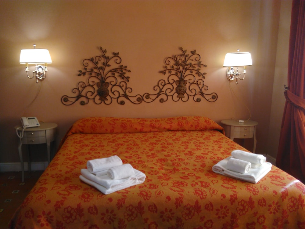 HOTEL VILLA DORATA, ETNA 15/44