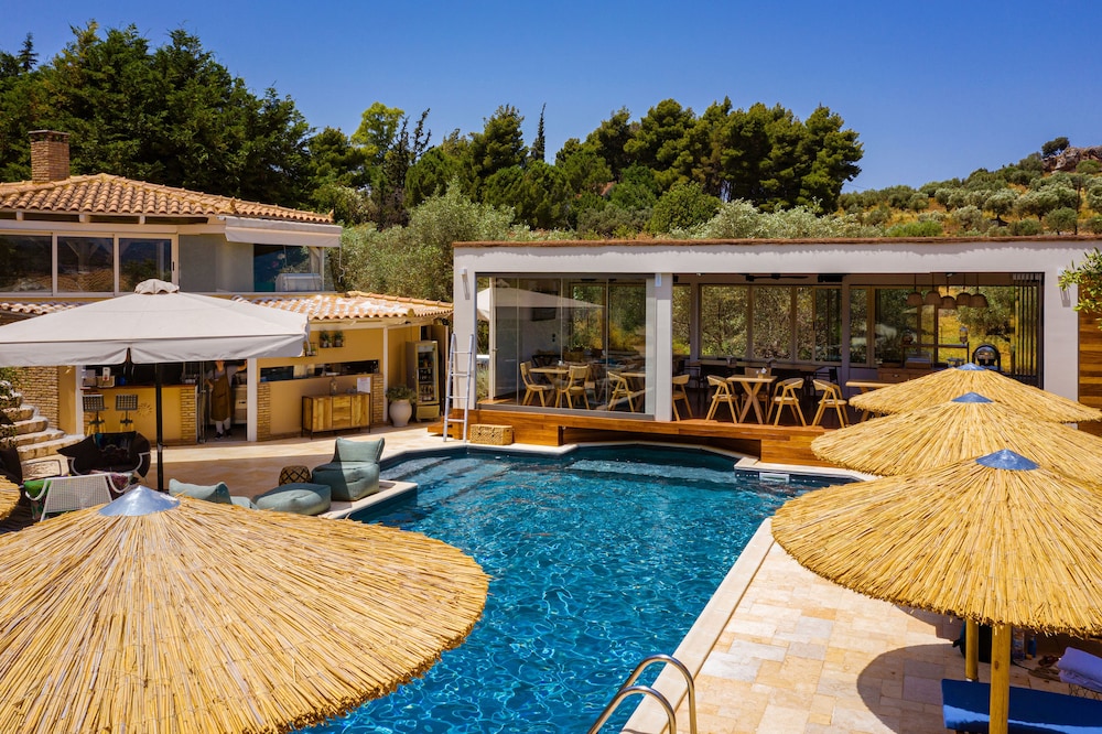 Anthemion Suites And Villas 46/50