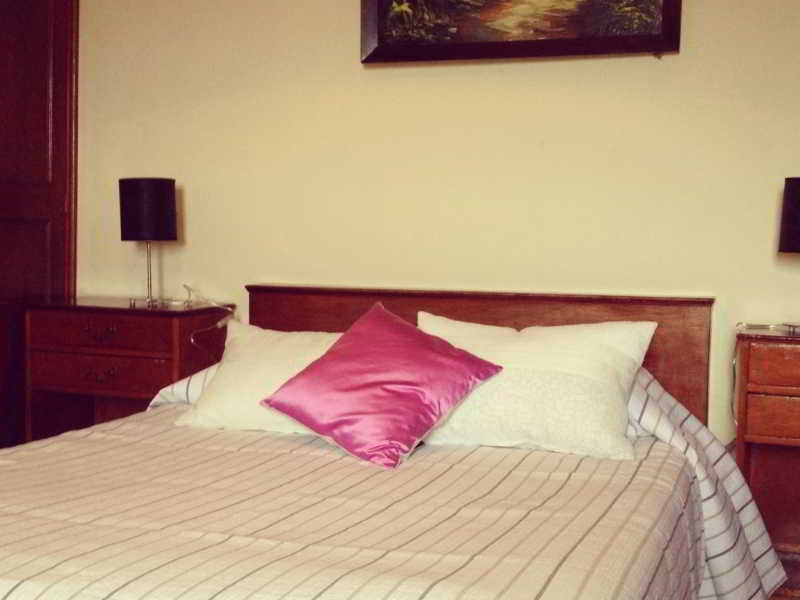 V Dinastia Guesthouse 18/50