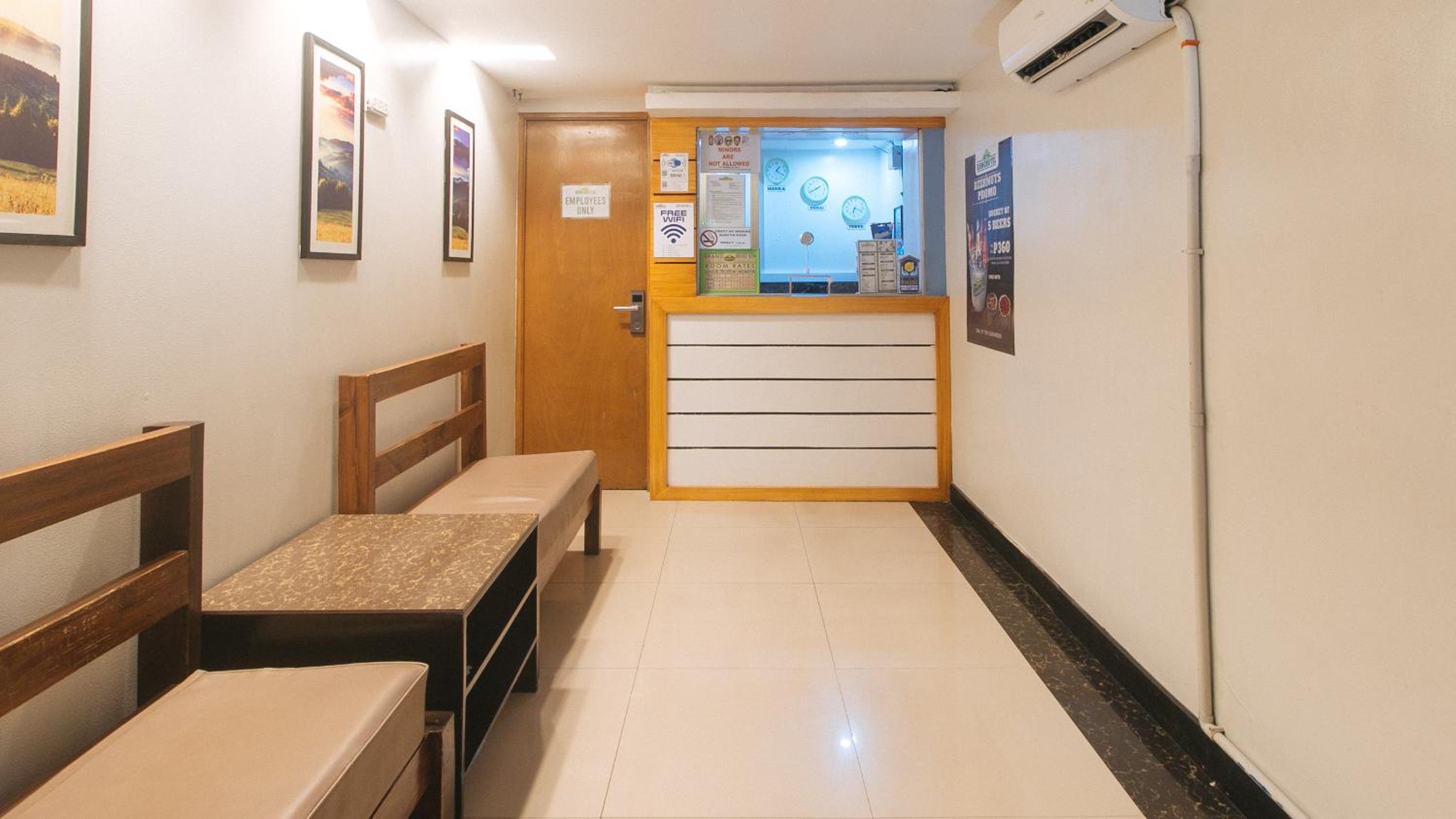 OYO 717 Ranchotel Bayanan 43/50