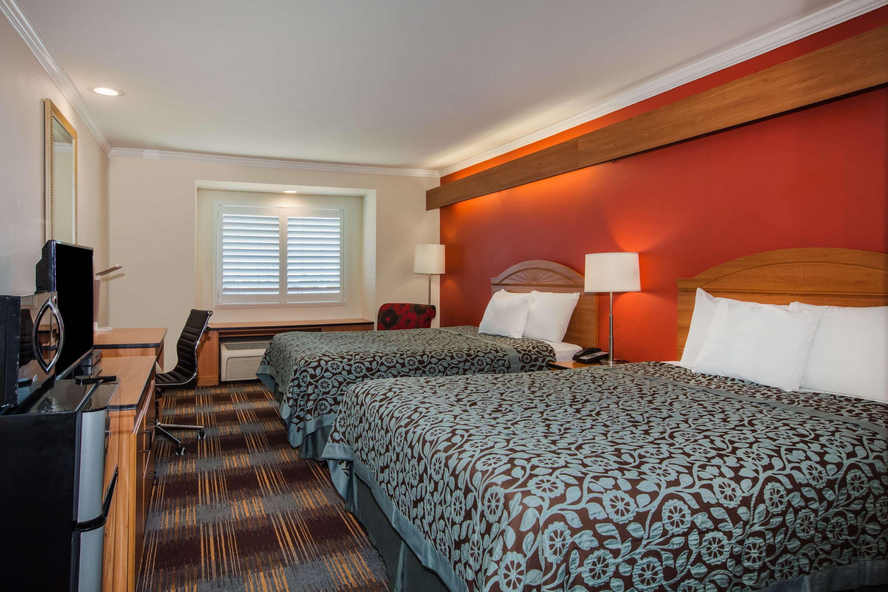 Days Inn & Suites by Wyndham Antioch 10/24