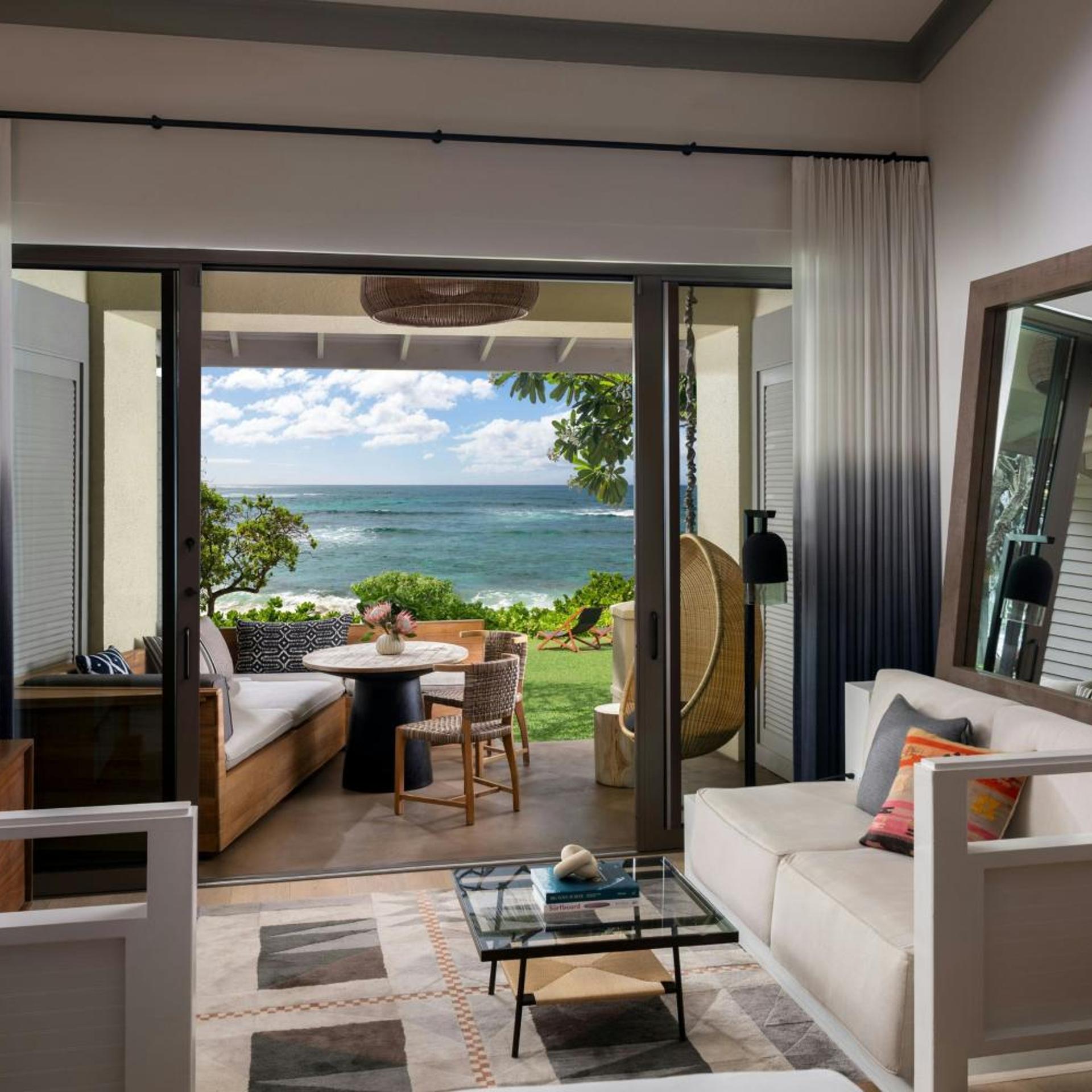 بنغل بسريرين كوين مع أريكة في الطابق الأرضي، The Ritz-Carlton O ahu, Turtle Bay 2/4
