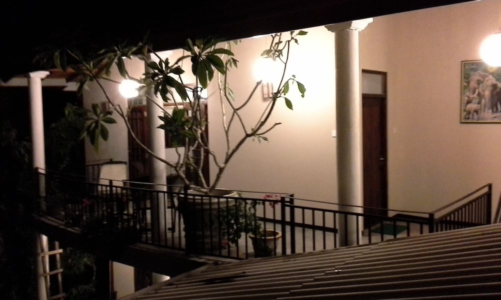 Srimalis Residence 31/32